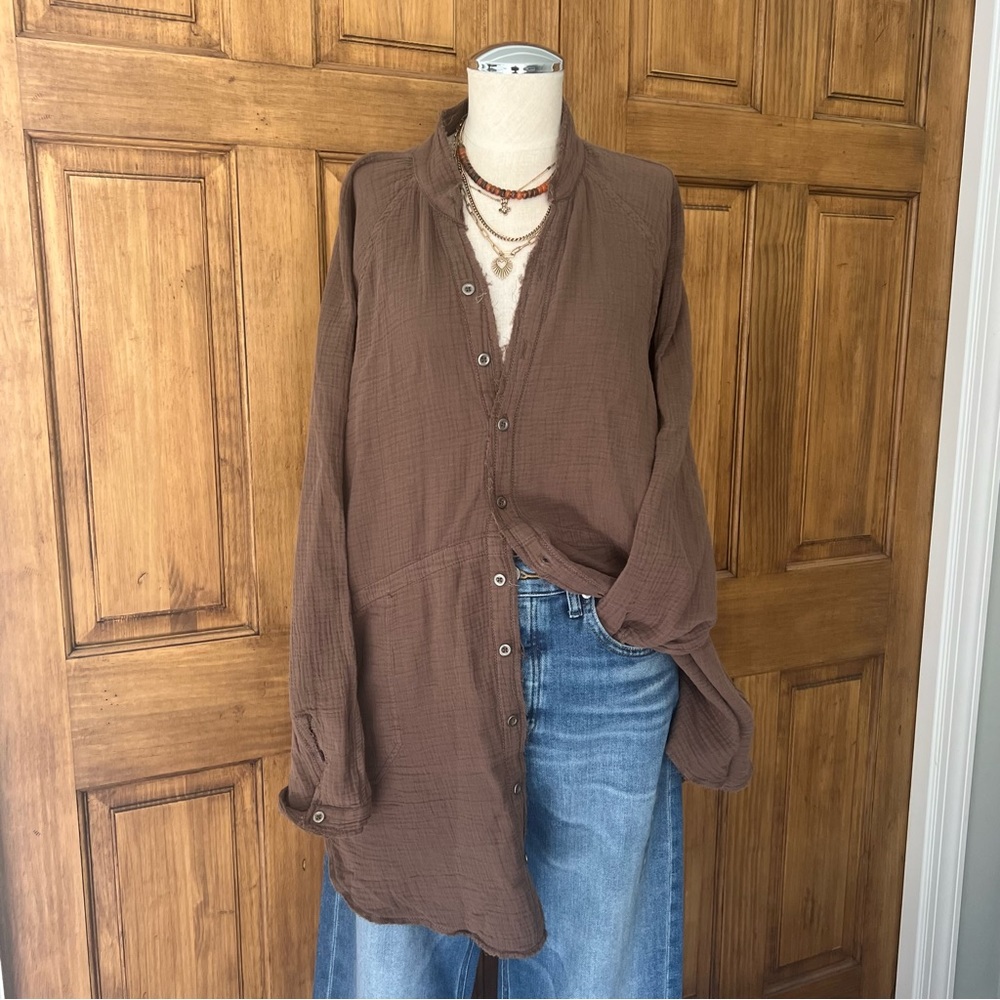 FREE PEOPLE WOMEN'S SUMMER DAYDREAM BUTTON DOWN LONG SLEEVE SHIRT